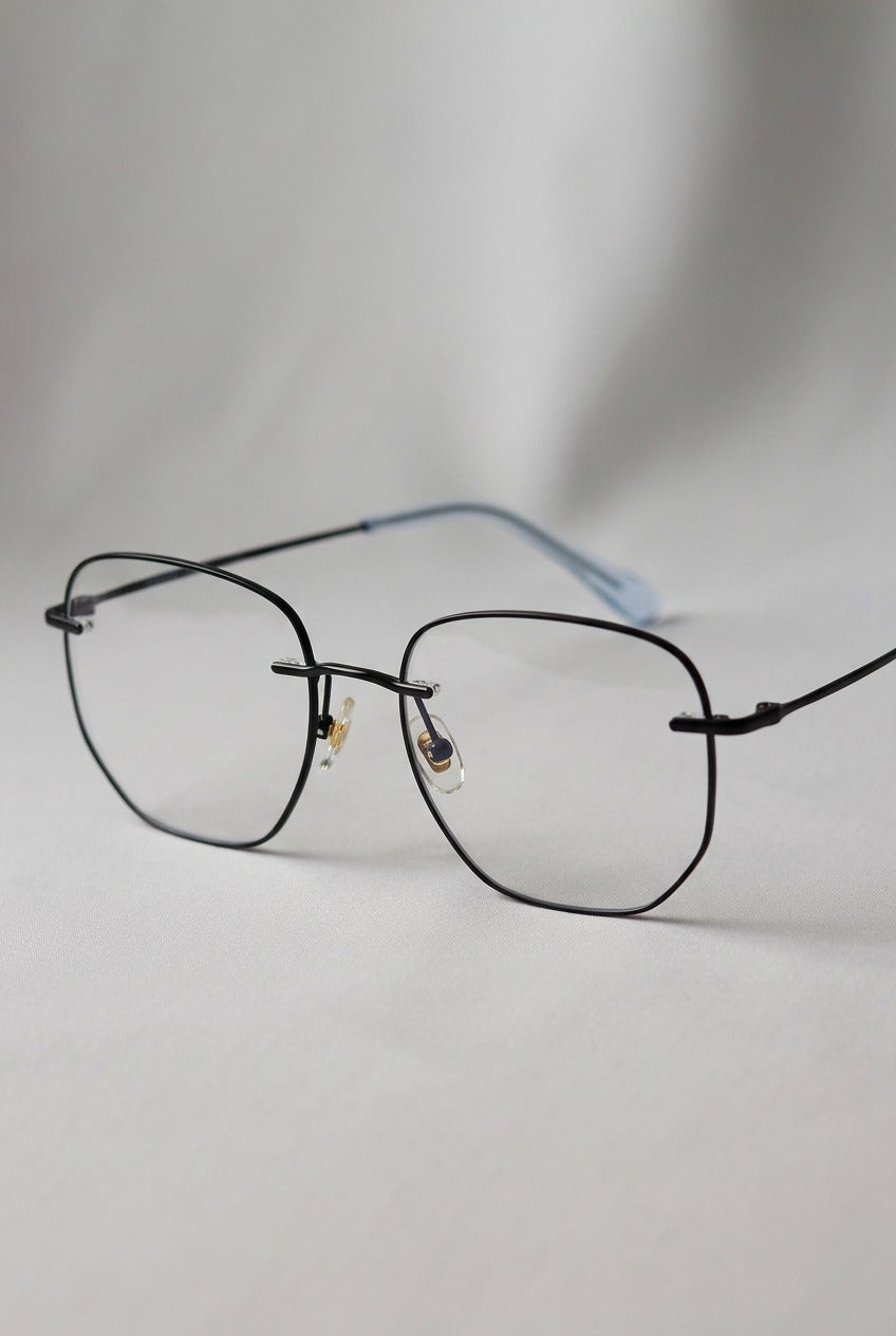 SLEEK GEOMETRIC MINIMALIST STATEMENT EYEWEAR