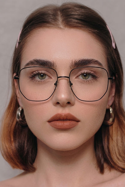 SLEEK GEOMETRIC MINIMALIST STATEMENT EYEWEAR