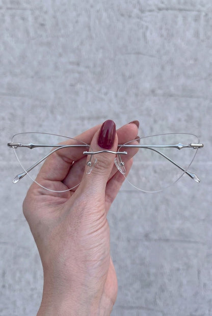 SLEEK RIMLESS CAT EYEEYEWEAR