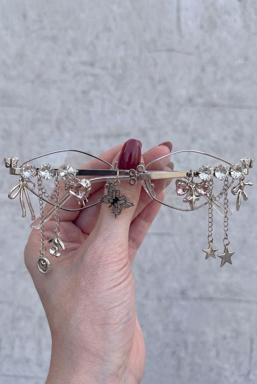 ASYMMETRICAL CHARM EMBELLISHED OVAL EYEWEAR