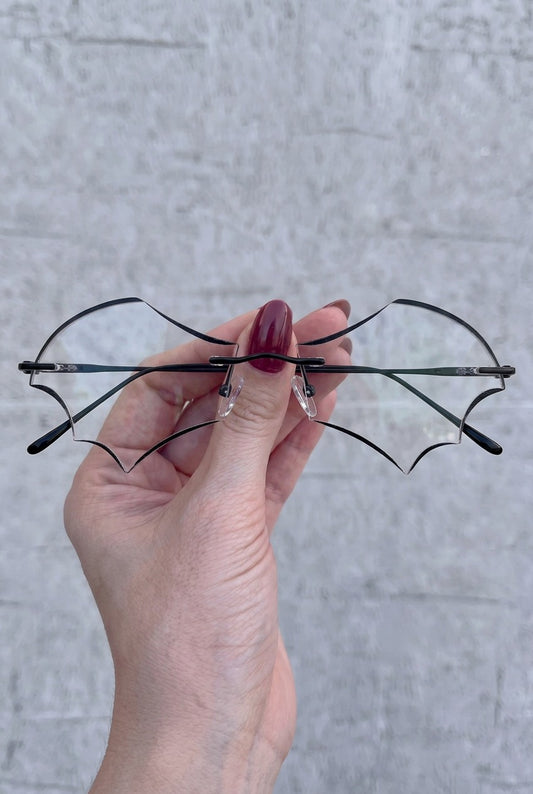 BAT WING SHAPEDRIMLESS EYEWEAR